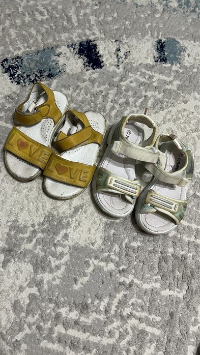 Продам детскую обувь