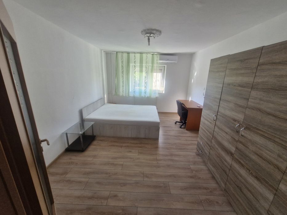Inchiriez apartament cu 2 camere