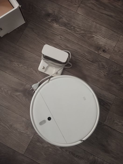 Продается робот- пылесос