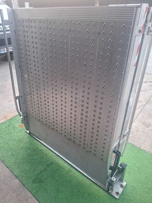 Алуминиева рампа за бус-пикап