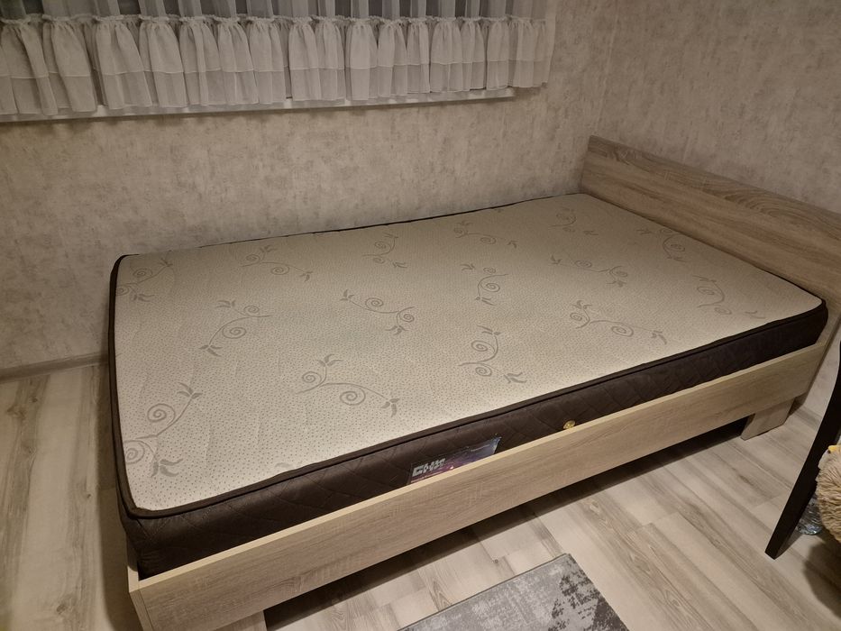 Спалня-персон и половина