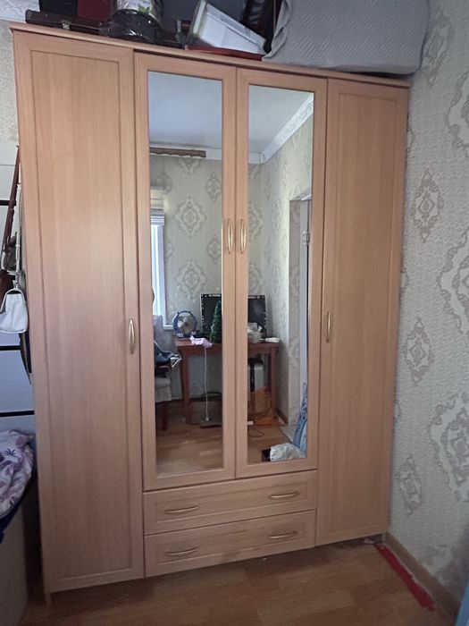 Шкаф для одежды.