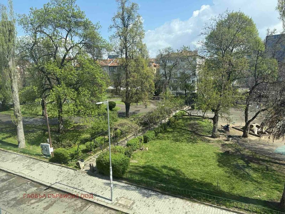 Давам апартамент под наем 2-стаен,от собственик,център София