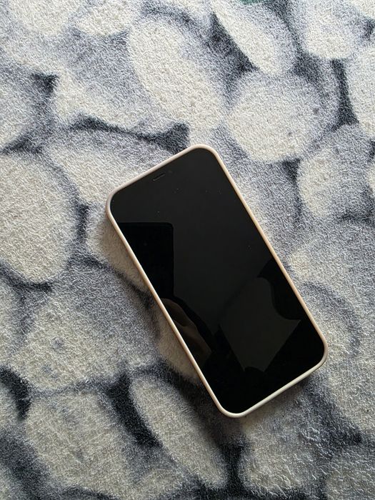 iPhone 12 pentru piese – Ecran original intact, defect Baseband (fără IMEI)