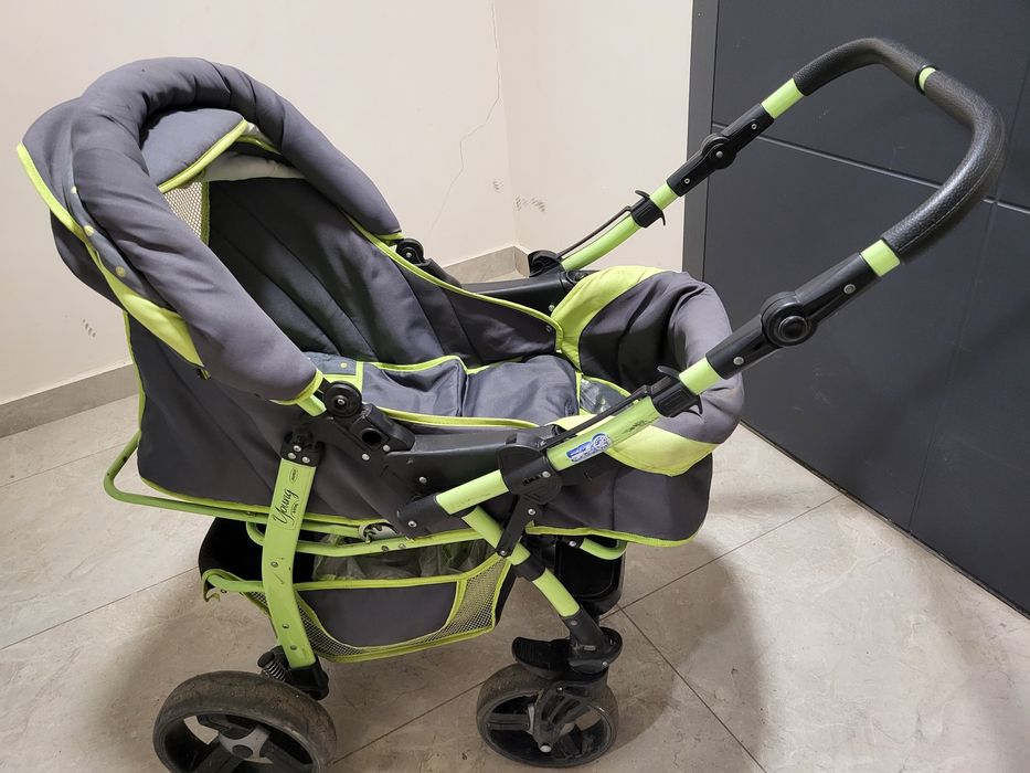 Детская коляска большая