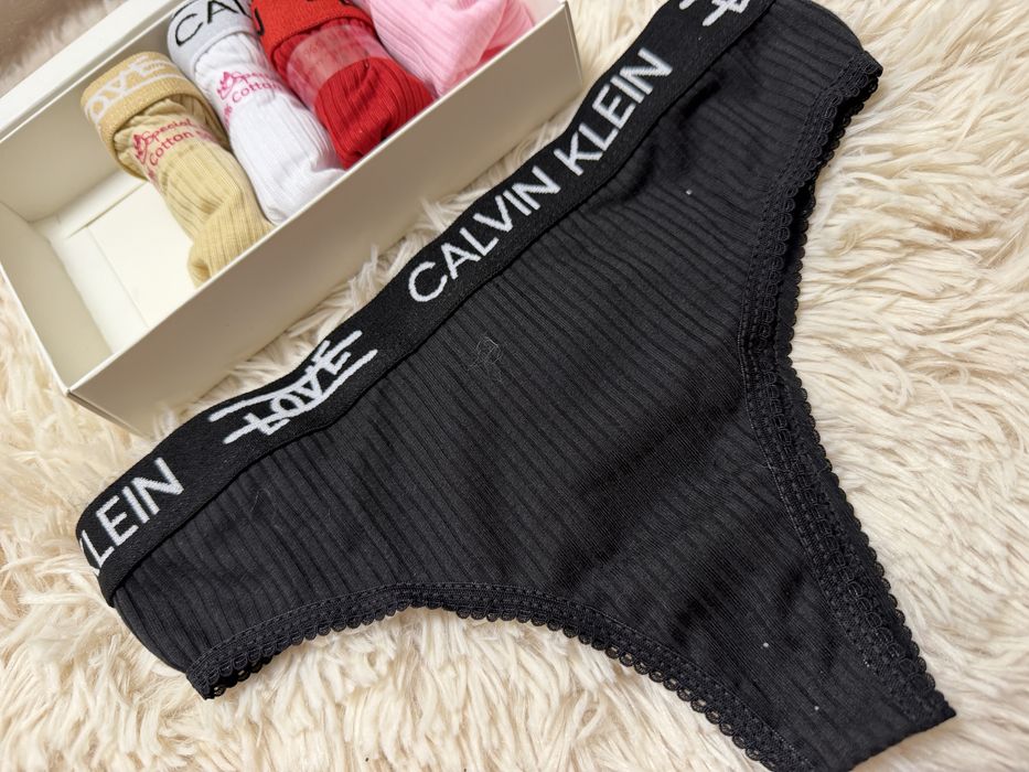 Set de 5 chiloti tanga Calvin Klein S si M