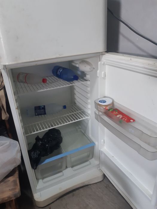 Холодильник продаётся
