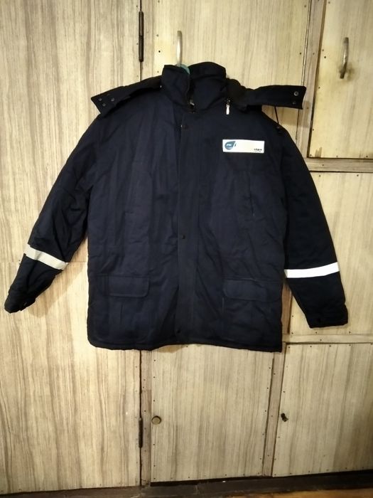 Куртка теплая новая подклад отстегивается