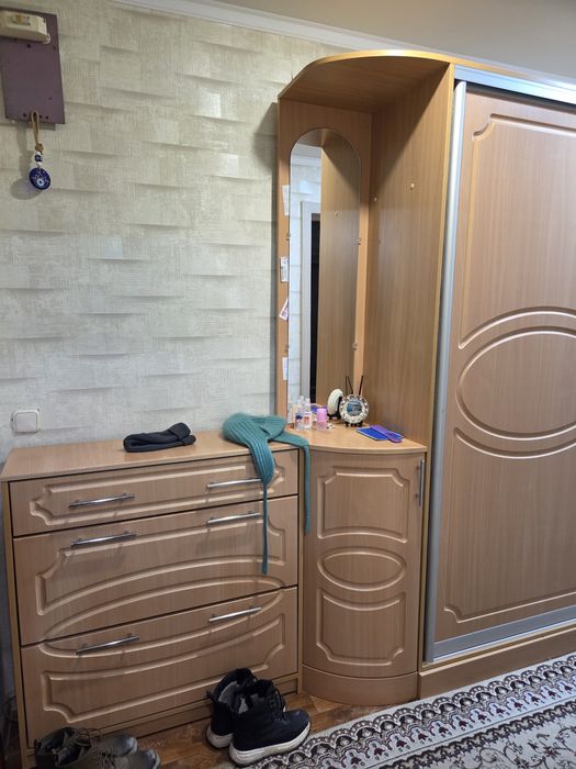 Продам шкаф прихожую