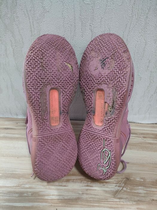 Баскетбольные кроссовки б/у  1 год