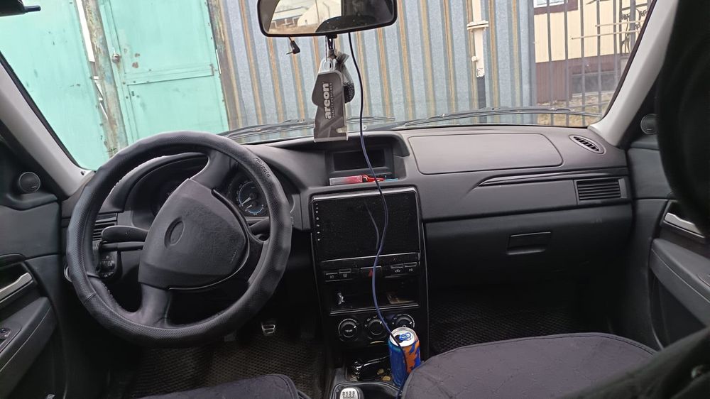 Продаеться приора 2013 года