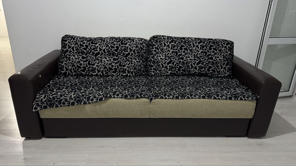 Диван Г образный