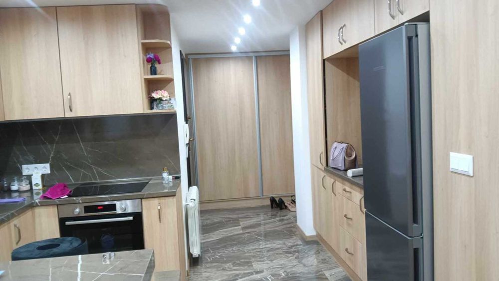 Дава се под наем Тристаен апартамент в София, Банишора - 99 кв.м за 450 € - Снимка #3