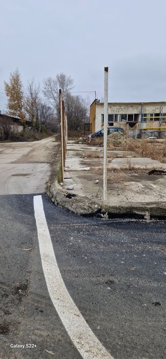 Промишлен парцел с постройка