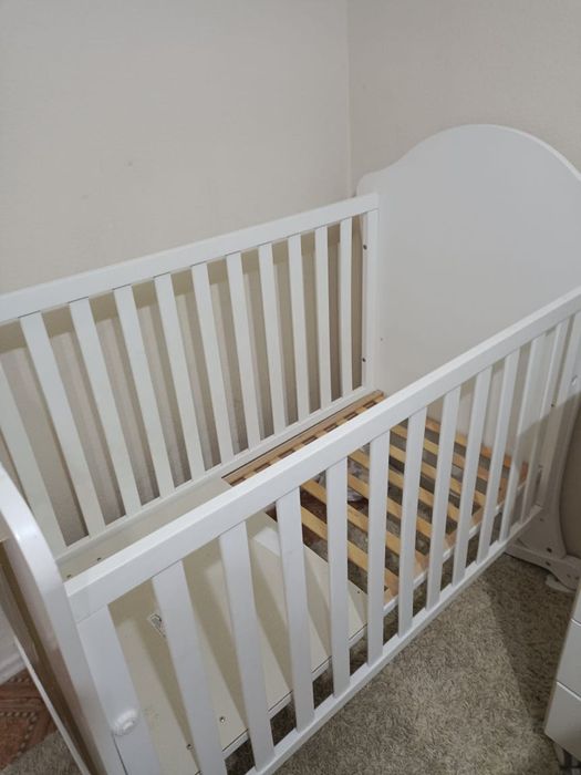 Детская кроватка