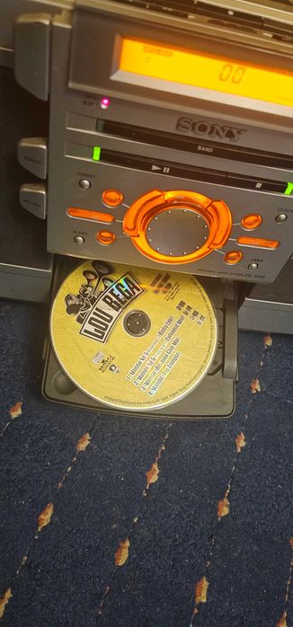 combina sony  cd radio casette sony zs d55