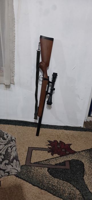 Vind pusca cu aier comrimat 0.6mm detalii in privat. La nr.0758854793