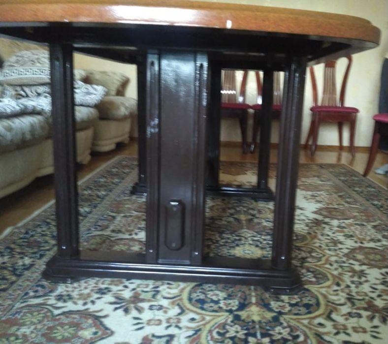 Стол гостинная