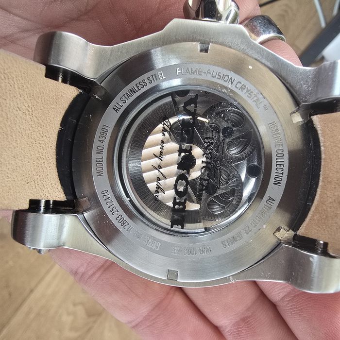 Продавам 2 часовника