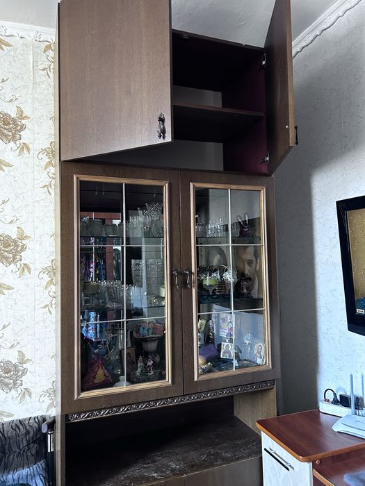 Шкаф для посуды и вещей