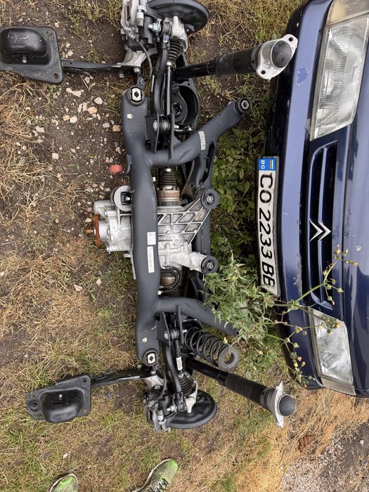 На части 2024 Volkswagen taos , SE