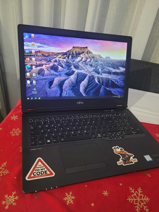 laptop Fujitsu u757 intel i5 gen 7 ssd