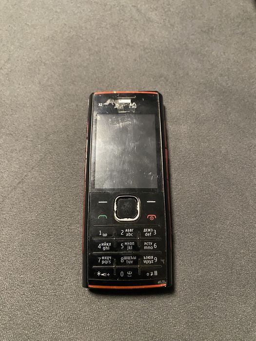 Nokia x2-00 кнопочный телефон