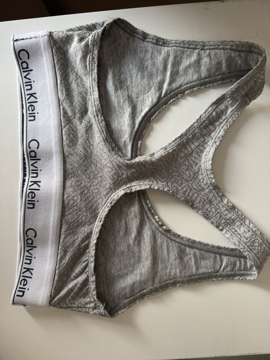 Ново оригинално бюстие Calvin Klein