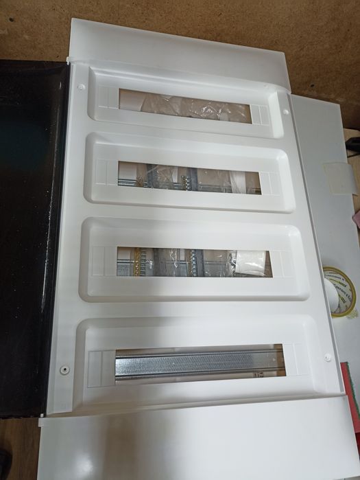 Распределительный щит Legrand Practibox S 4х18  белый