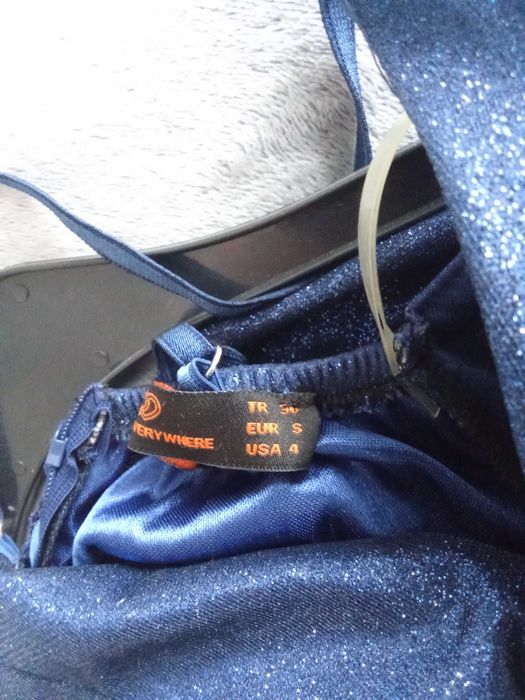 Официална рокля в синьо