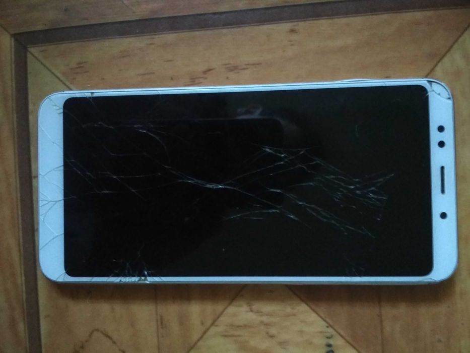 Xiaomi Redmi 5 plus на запчасти