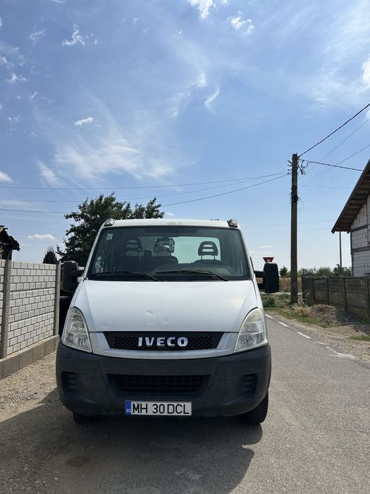 Vând camionetă iveco daily,fara niciun defect,meerge impecabil