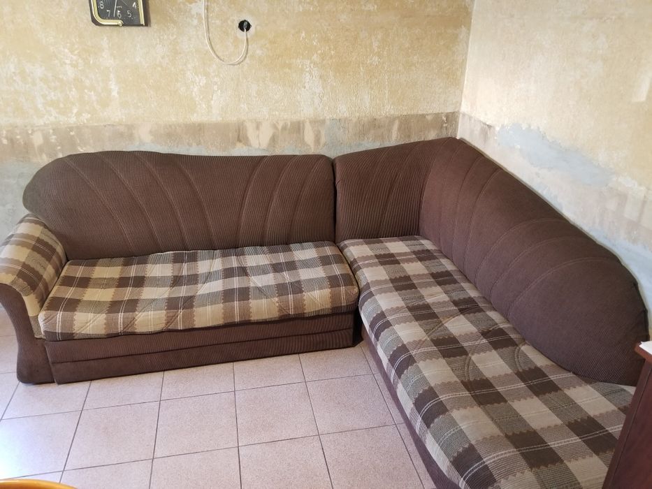 Продавам ъглов Диван.