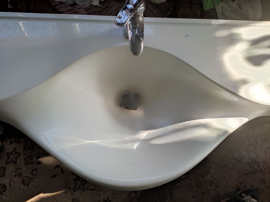 Раковина с тумбой