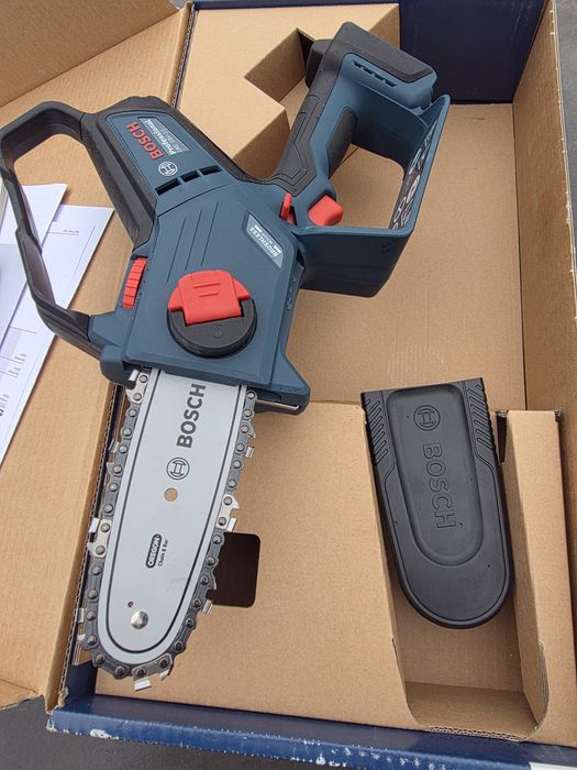 Ferăstrău cu lanț pe acumulator Bosch GKE 18V-15