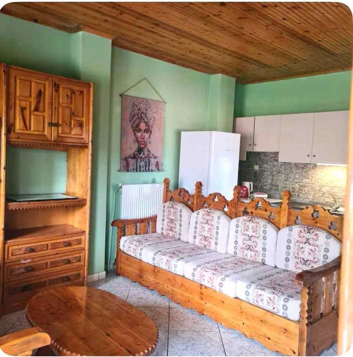 Продава апартамент - етаж от къща  с площ 70 м2 в Аспровалта, Гърция