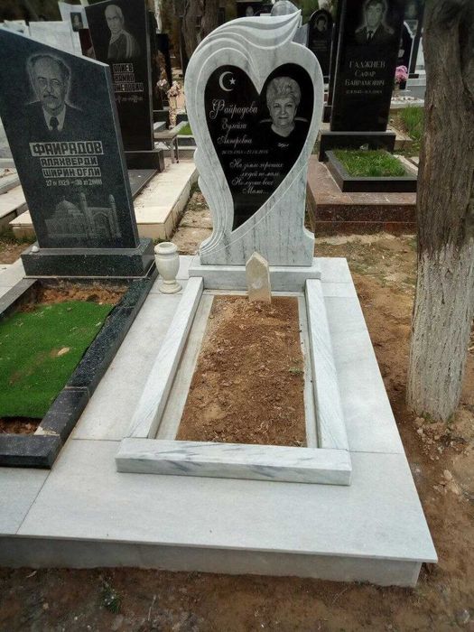 Памятники из мрамора и гранита