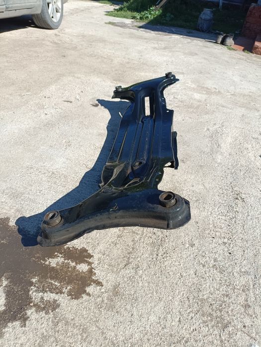 Продам подрамник Камри 40