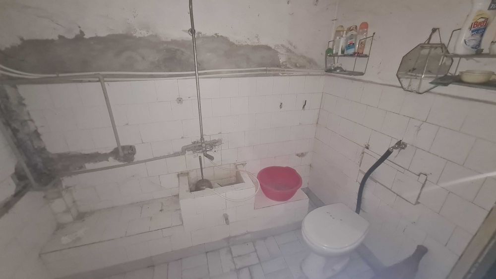 1722-Продава се триетажна тухлена на плоча къща в село Гецово!