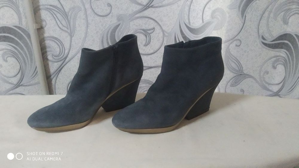 Продам серые женские ботинки(б.у.)!