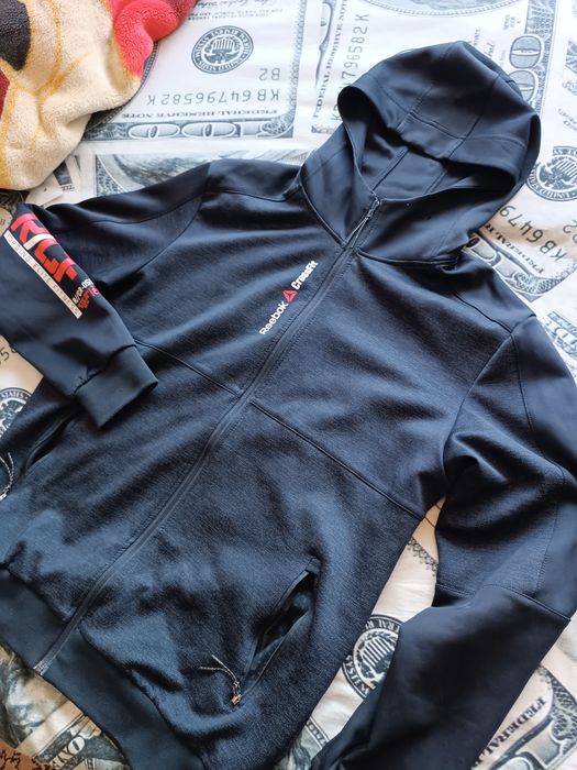Спортивная  толстовка Reebok