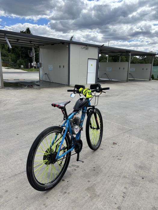 Vand bicicleta cu motor 80 cc 2 timpi