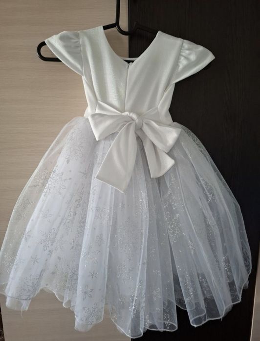 Продам платье для девочки