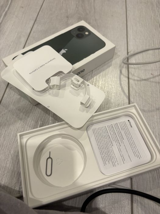 Продам iphone 13