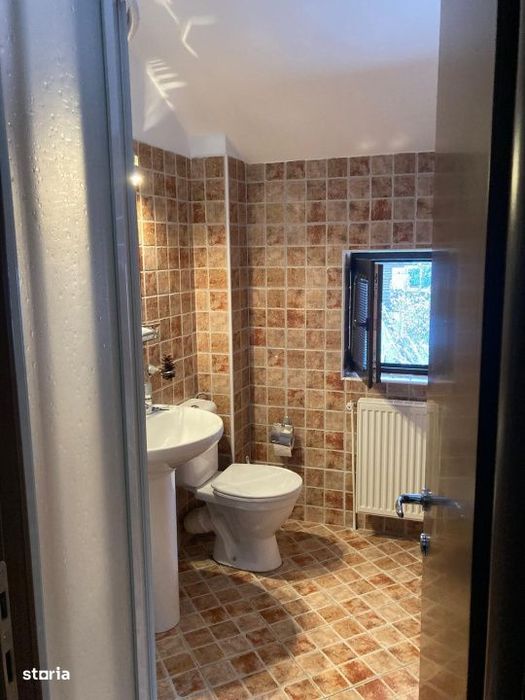 Vila P+M moderna, 4 camere, teren 500 mp – Busteni, cu semineu si zo