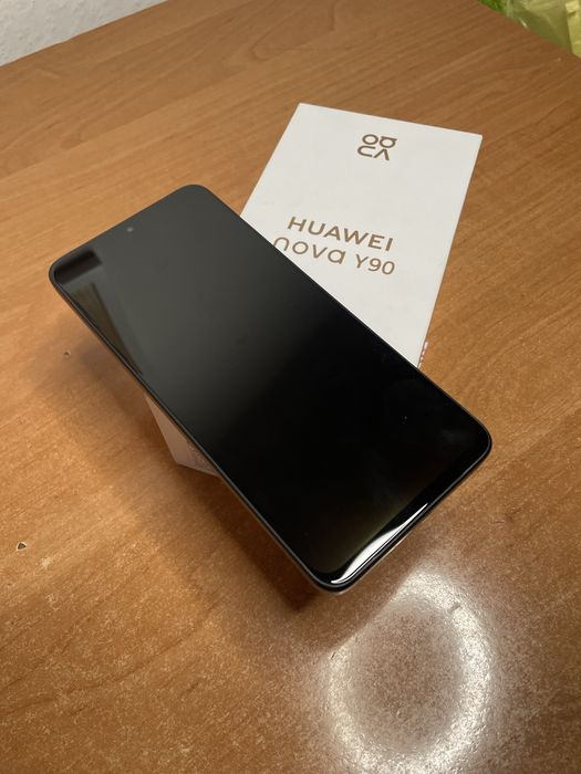 Huawei Nova Y90.