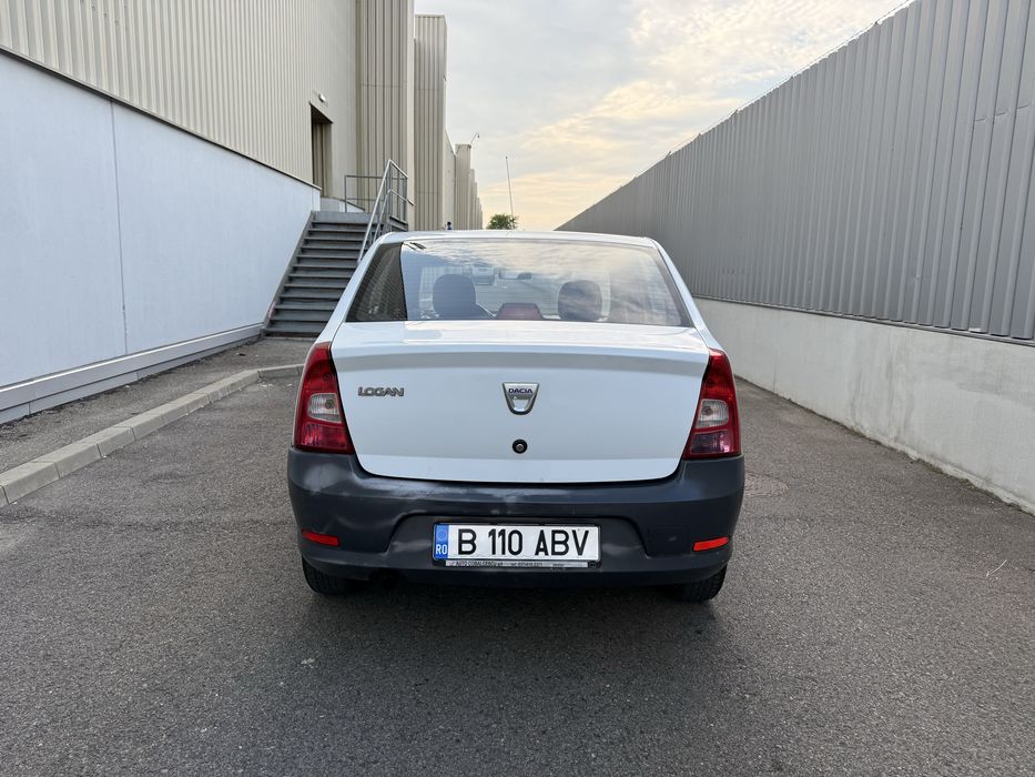 Vand Dacia Logan An 2012 1.2 benzina 200.000 km realii primul propietar