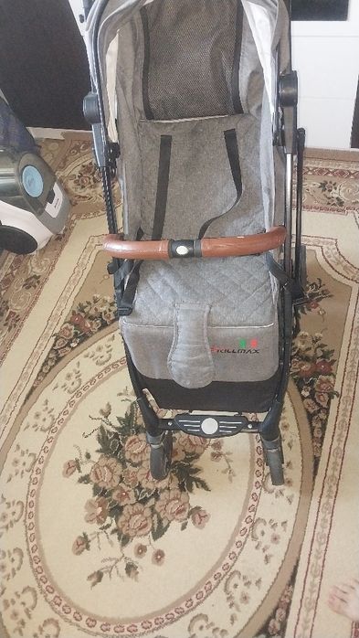 Коляска-чемодан лёгкая