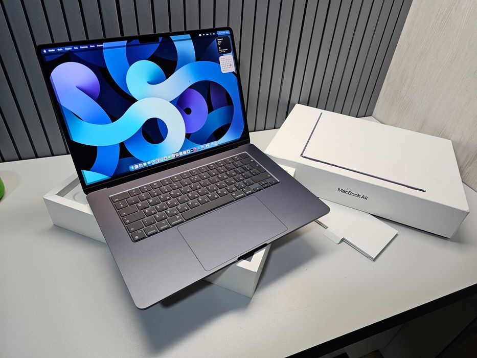 ПРОДАМ Macbook Air 15" Экраном M2 (8GB/256GB). Практический НОВОЕ 100%