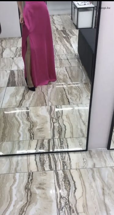 Платье атласное вечернее